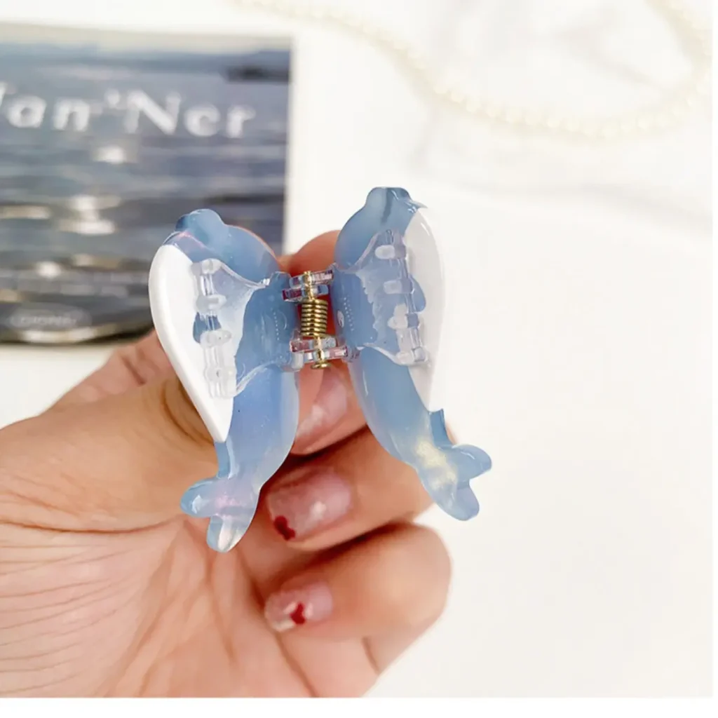 blue-dolphin-cellulose-acetate-mini-hair-claw-spring-detail